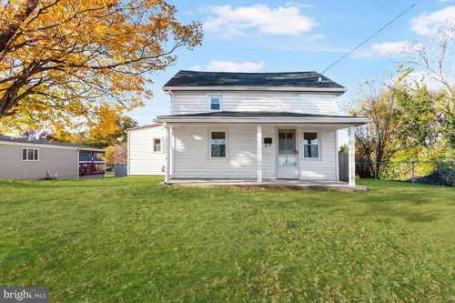 304 W High St, NEW OXFORD, PA, 17350-1504 | Card Image