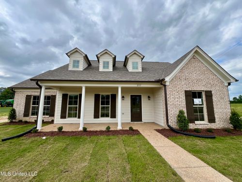 2111 Scott Meadows Ln, Hernando, MS, 38632-1571 | Card Image