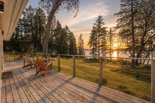 105 Mapleleaf Lane, Sidney Island, BC, V8B3X5 | Card Image