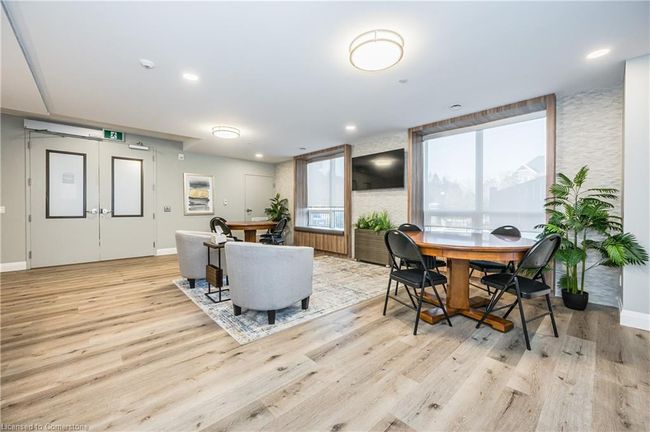 210 - 399 Queen St S, House attached with 1 bedrooms, 1 bathrooms and 1 parking in Kitchener ON | Image 30