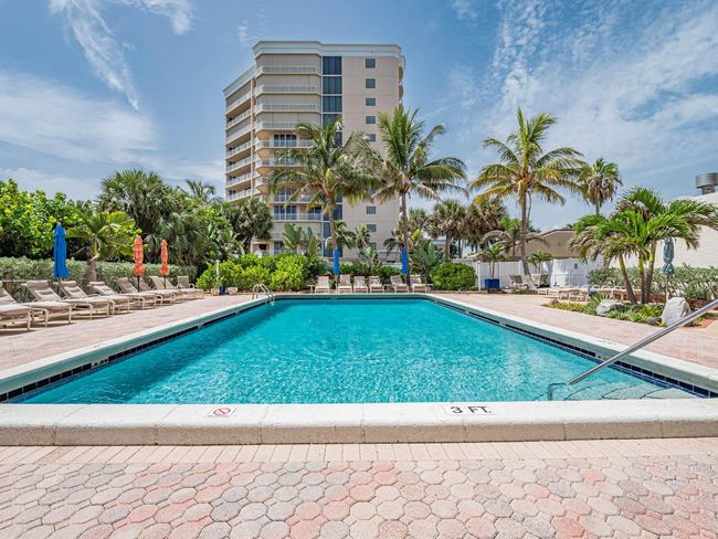 806 - 3100 N Highway A1a, Condo with 3 bedrooms, 2 bathrooms and null parking in Hutchinson Island FL | Image 14