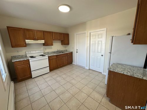42 Jefferson Ave, New London, CT, 06320-5082 | Card Image