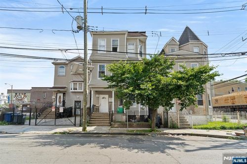 404 13th Ave, Newark, NJ, 07103-2068 | Card Image