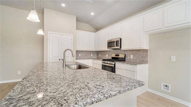 855 Waukegan Rd, House other with 4 bedrooms, 2 bathrooms and 2 parking in Conroe TX | Image 14