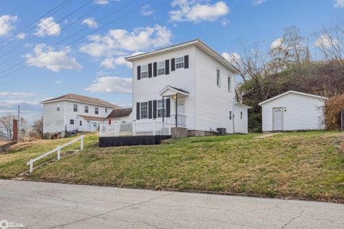 713 Market St, Burlington, IA, 52601-5444 | Card Image