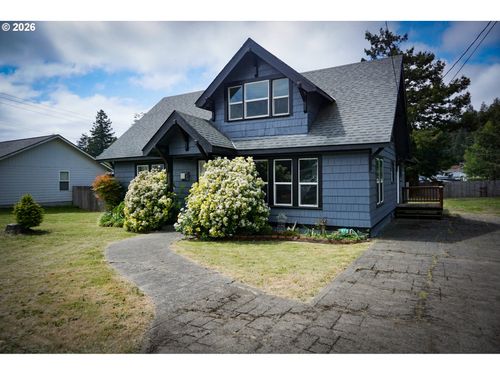 1735 N Elm St, Coquille, OR, 97423-1086 | Card Image