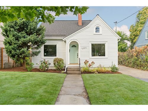 2371 Se 51st Ave, Portland, OR, 97215-3905 | Card Image