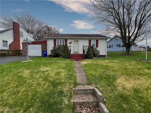 106 N Surry Rd, East Liverpool, OH, 43920-1060 | Card Image