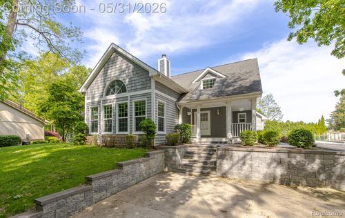 5020 Whitlow Ct, Commerce Township, MI, 48382-2640 | Card Image
