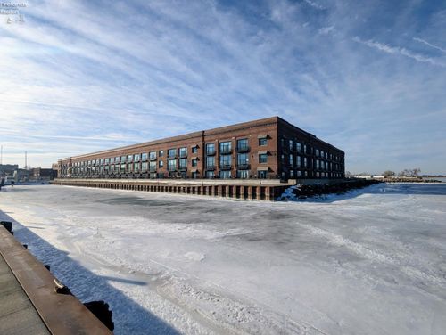 338-401 W Shoreline Dr, Sandusky, OH, 44870-0912 | Card Image