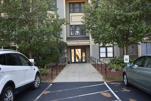 apt-202-5 Bartemus Trl, Nashua, NH, 03063-7634 | Card Image