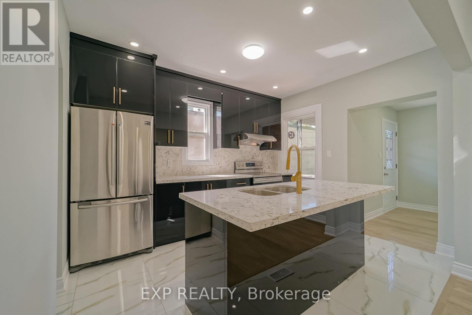Commercial Sale in Hamilton (Homeside) 3