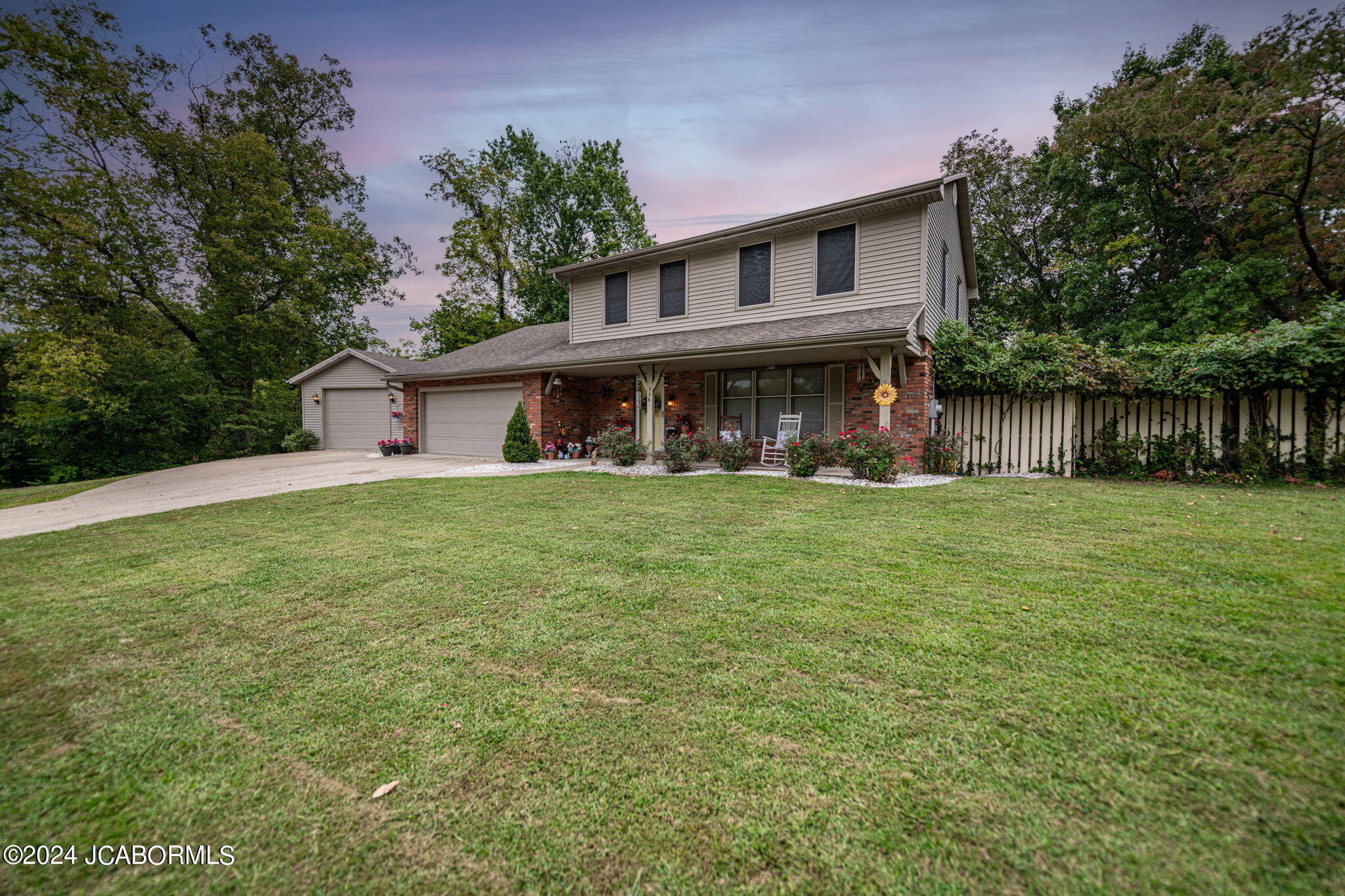 Leonard Dr, Jefferson City, MO 65109
