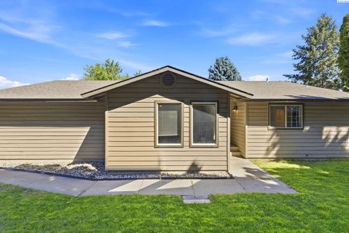 3013 Escolar Rd, Kennewick, WA, 99338-7331 | Card Image