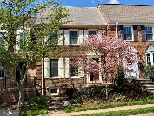 1136 Pine Hill Rd, MCLEAN, VA, 22101-2903 | Card Image