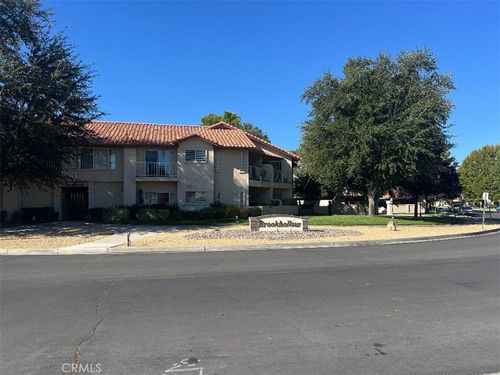 19163 Palo Verde Dr, Apple Valley, CA, 92308-8975 | Card Image