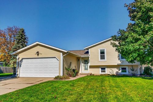 381 Cherry Wood Drive, OREGON, WI, 53575 | Card Image