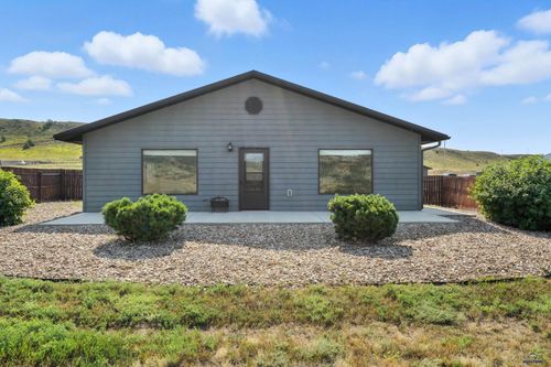 27573 Watts Ln, Hot Springs, SD, 57747-8505 | Card Image