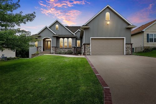 936 Willow Ln, Lisbon, IA, 52253-9807 | Card Image