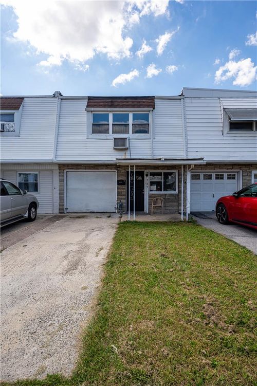 724 N Lacrosse St, Allentown, PA, 18109-1932 | Card Image