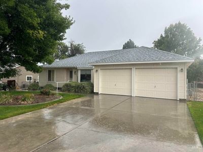 2602 Crestwood Place, House other with 3 bedrooms, 2 bathrooms and 2 parking in Nampa ID | Image 1