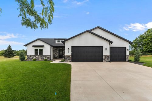 1448 Foxfire Court, WAUPACA, WI, 54981 | Card Image