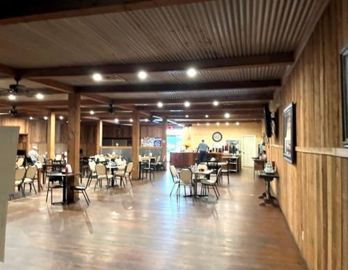 127 N Houston St, Comanche, TX, 76442-3232 | Card Image