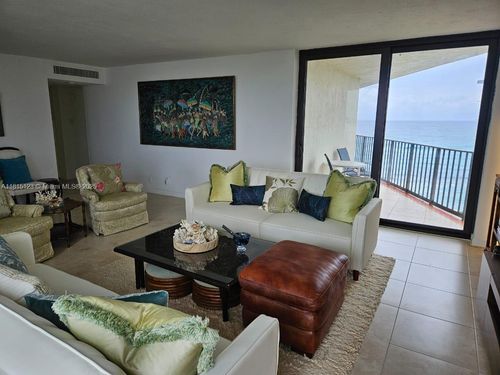 apt-706-5420 N Ocean Dr, Riviera Beach, FL, 33404-2544 | Card Image