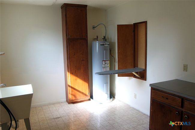 854 Pettytown Rd, Home with 3 bedrooms, 2 bathrooms and null parking in Red Rock TX | Image 10