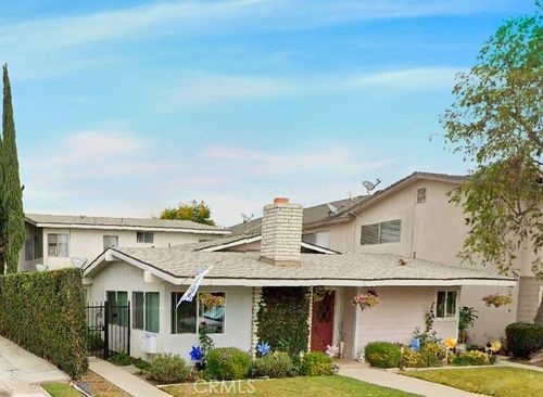 3025 E Theresa St, Long Beach, CA, 90814-7944 | Card Image