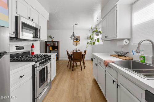 3-1111 E Turney Ave, Phoenix, AZ, 85014-4439 | Card Image