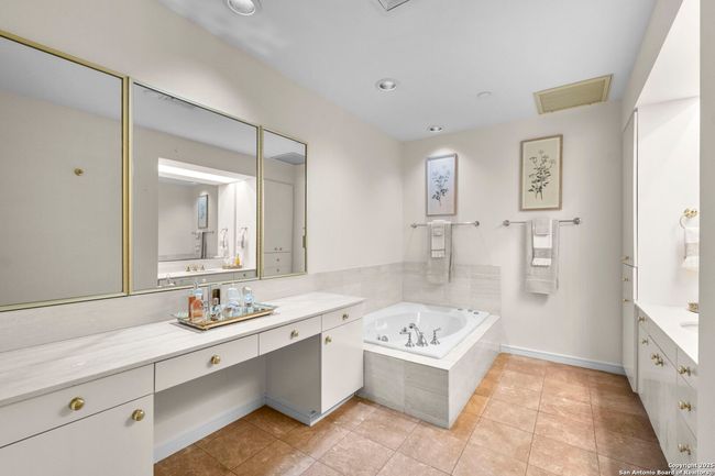 APT-304 - 200 Patterson Ave, Condo with 2 bedrooms, 3 bathrooms and null parking in San Antonio TX | Image 21