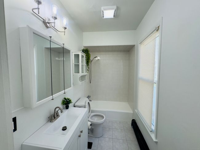 7 Rockwood Ave, Home with 3 bedrooms, 1 bathrooms and null parking in Ansonia CT | Image 12