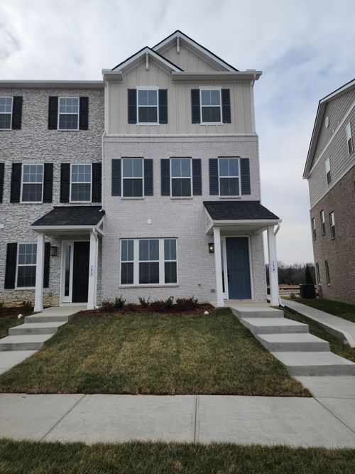 154 Barton Village Blvd, Lebanon, TN, 37090-2226 | Card Image