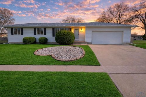 2510 Canterbury Rd, Sergeant Bluff, IA, 51054-9766 | Card Image