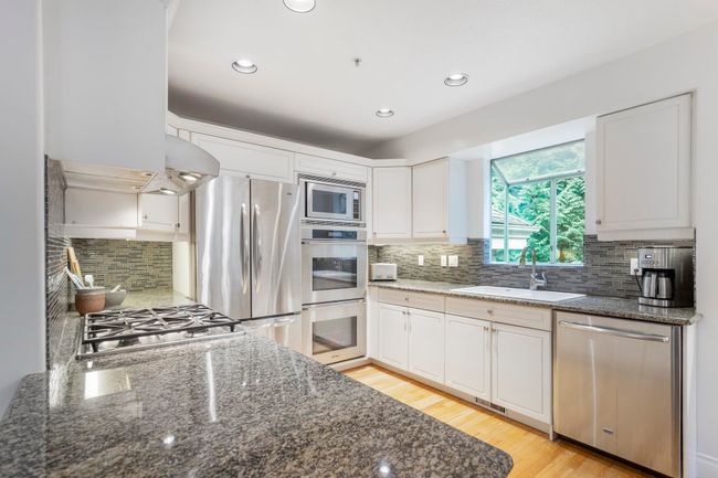 27 - 5760 Hampton Place, Townhouse with 3 bedrooms, 3 bathrooms and 2 parking in Vancouver BC | Image 7