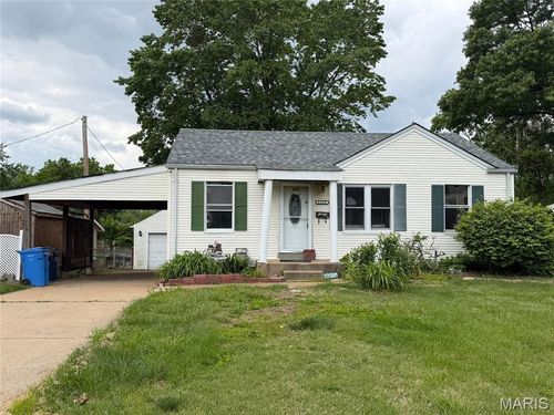 1235 Saint Florence Dr, Florissant, MO, 63031-7721 | Card Image