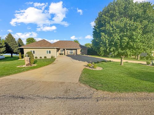 16 Pheasant Dr, Slayton, MN, 56172-2015 | Card Image