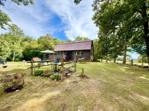 849 River Rd, Peru, NY, 12972-3826 | Card Image
