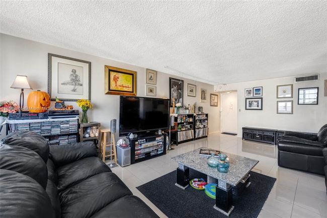 APT-1202 - 1400 S Ocean Dr, Condo with 2 bedrooms, 2 bathrooms and null parking in Hollywood FL | Image 13
