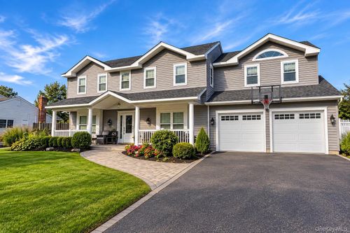 125 Pace Dr S, West Islip, NY, 11795-5129 | Card Image