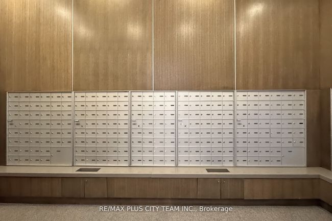 1305 - 18 Harbour St, Condo with 2 bedrooms, 2 bathrooms and 1 parking in Toronto ON | Image 41