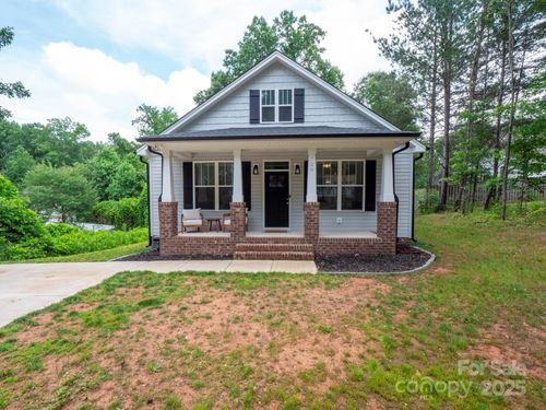 720 4th St, Stanley, NC, 28164-1402 | Card Image