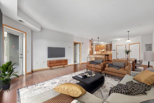 apt-213-2530 E 34th St, Minneapolis, MN, 55406-4521 | Card Image