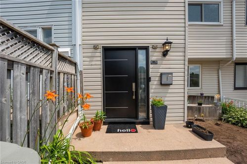 76 Frobisher Crt, Cambridge, ON, N1R6Z5 | Card Image