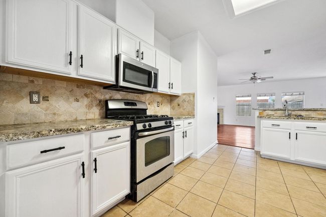 18435 Emory Brook Ct, House other with 5 bedrooms, 3 bathrooms and 2 parking in Humble TX | Image 11