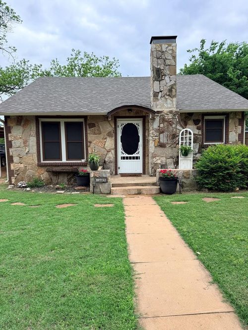 417 Westmoreland St, Mason, TX, 76856-2075 | Card Image