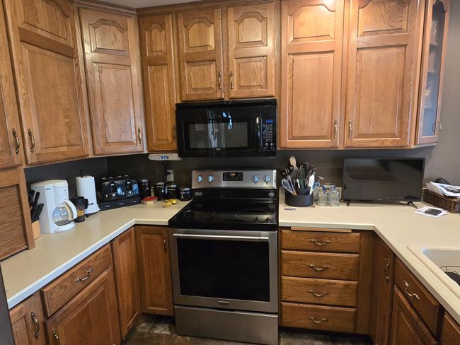 Plenty cabinets | Image 7
