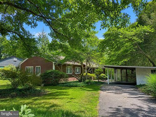 7108 Wilson Ln, BETHESDA, MD, 20817-4928 | Card Image