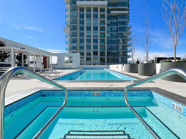 807 - 1675 Lions Gate Lane, Condo with 2 bedrooms, 2 bathrooms and 1 parking in North Vancouver BC | Image 29